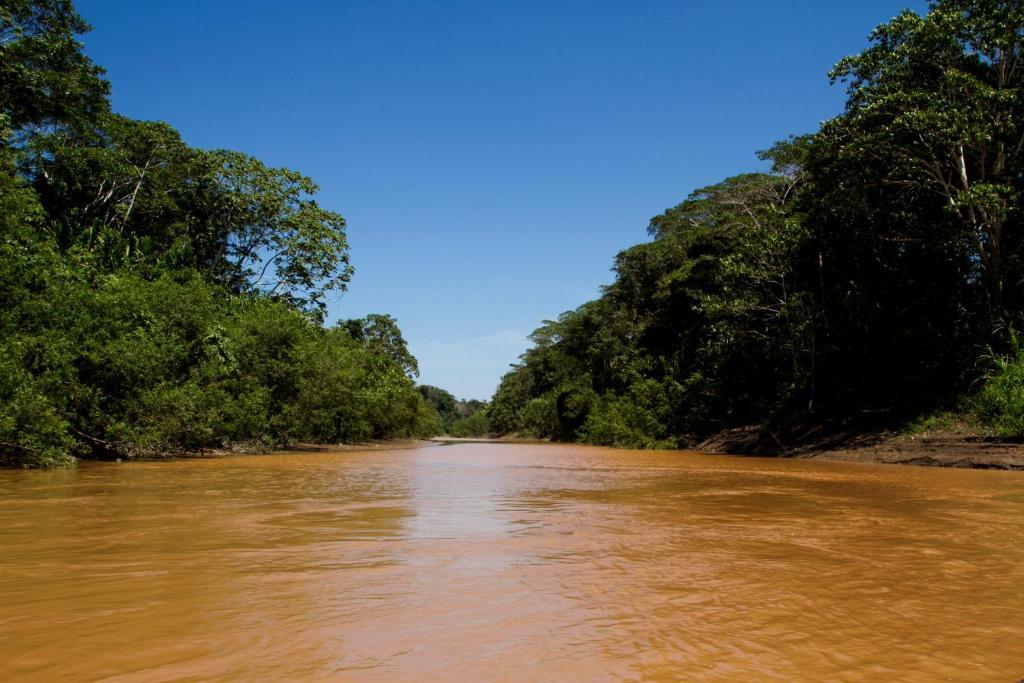 ホテル Amazon Planet Tambopata エクステリア 写真